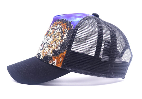 Tilgomedal Wild Animal Farm Trucker Hat, Square Embroidered Badge With Savannah Sunset Landscape Print, Nylon Mesh Back Plastic Snapback Cap For Farm Animal Streetwear Fans