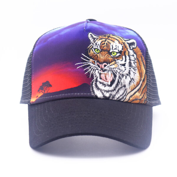 Tilgomedal Wild Animal Farm Trucker Hat, Square Embroidered Badge With Savannah Sunset Landscape Print, Nylon Mesh Back Plastic Snapback Cap For Farm Animal Streetwear Fans