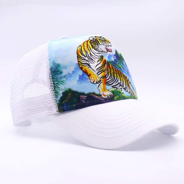 Tilgomedal Wild Animal Farm Trucker Hat, Square Embroidered Badge With Savannah Sunset Landscape Print, Nylon Mesh Back Plastic Snapback Cap For Farm Animal Streetwear Fans